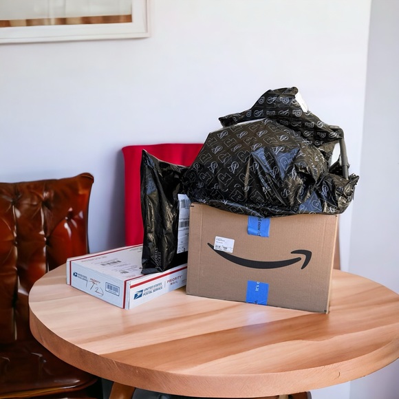 📦 LIVE SHOW 🎥 Unlisted 📦 - Picture 2 of 3